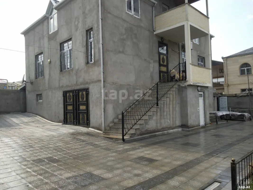 Satılır 4 otaqlı həyət evi 135 m²