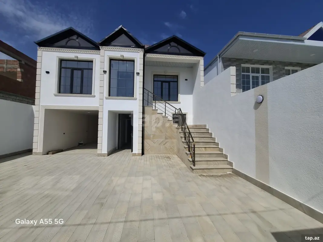 Satılır 4 otaqlı həyət evi 200 m²