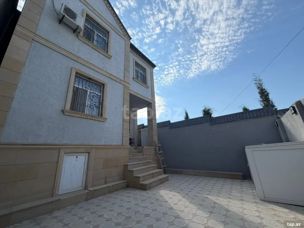 Satılır 4 otaqlı həyət evi 160 m²