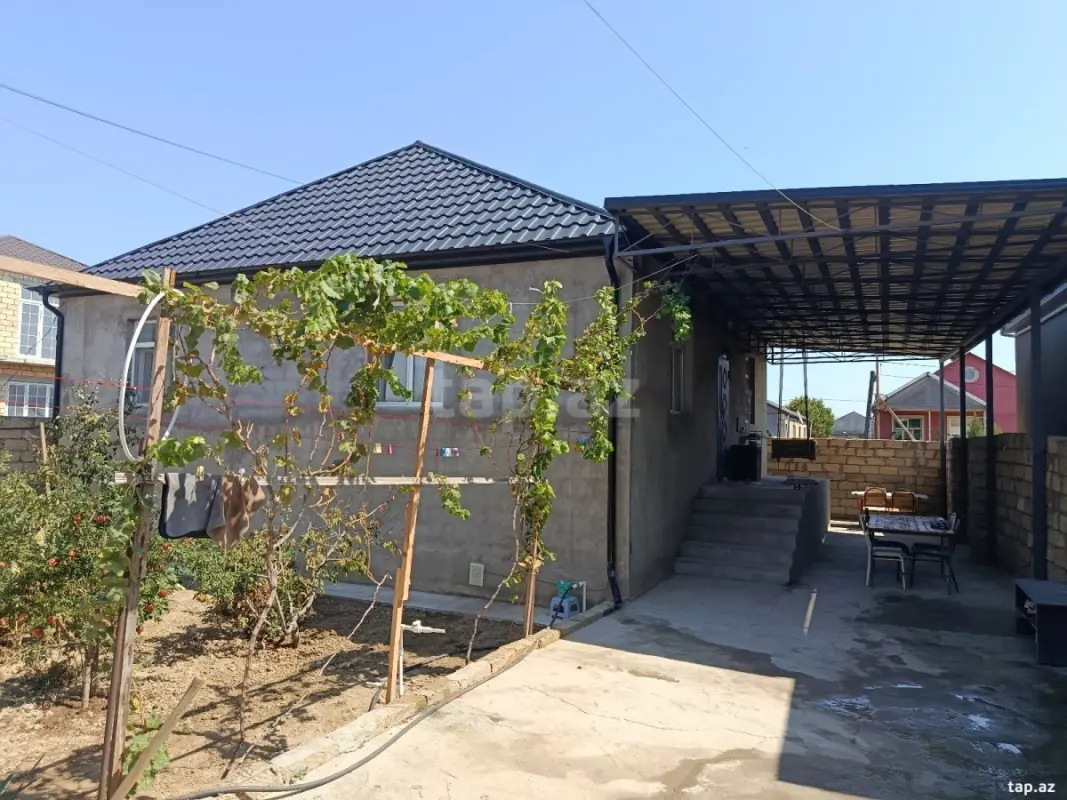 Satılır 4 otaqlı həyət evi 100.2 m²