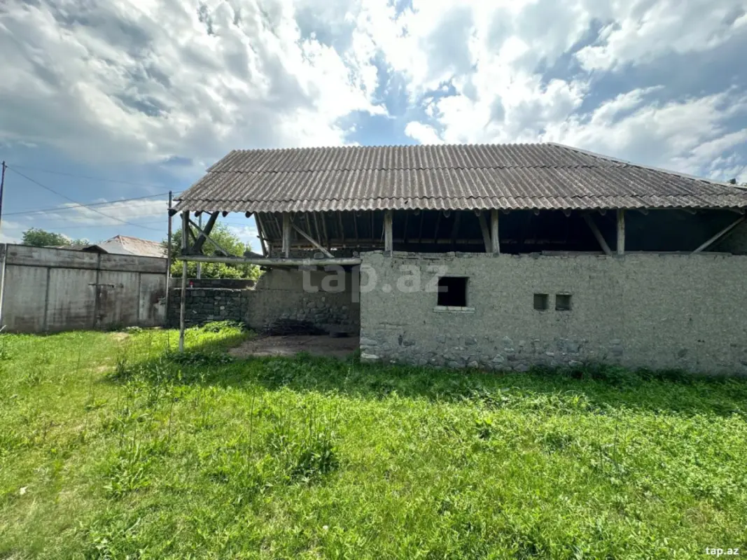 Satılır 4 otaqlı həyət evi 140 m²
