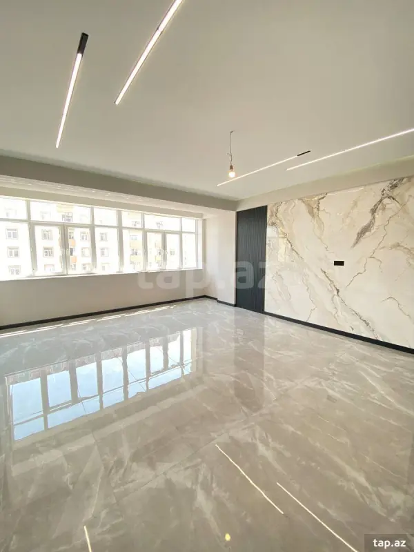 Satılır 3 otaqlı yeni tikili 130.3 m²