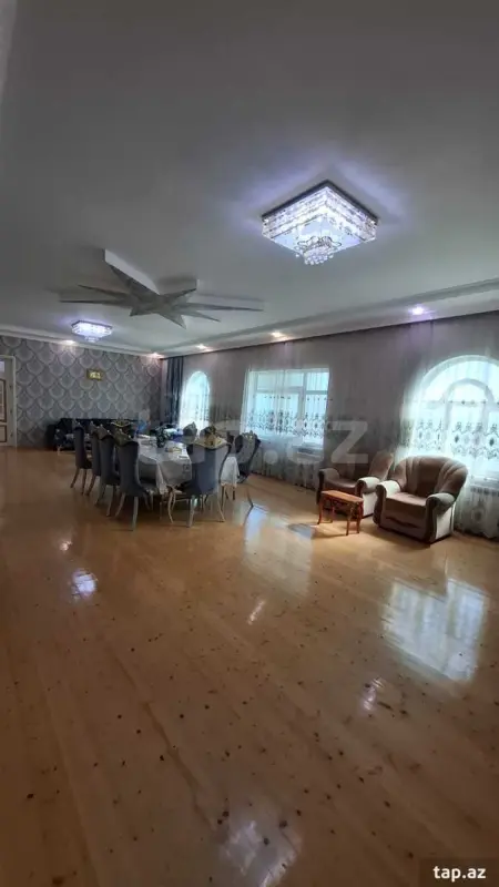 Satılır 4 otaqlı həyət evi 175 m²