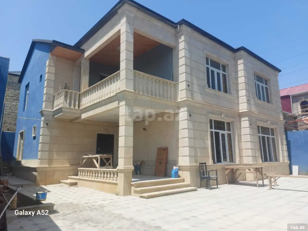 Satılır 7 otaqlı həyət evi 350 m²