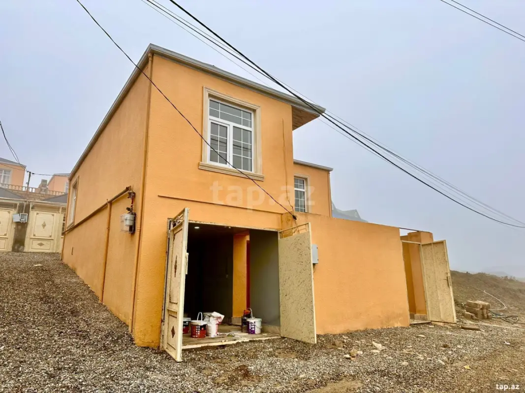Satılır 4 otaqlı həyət evi 135 m²