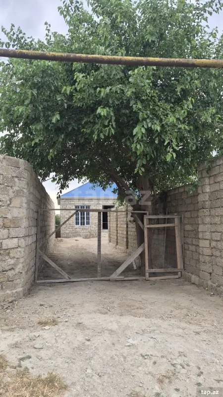Satılır 3 otaqlı həyət evi 300 m²