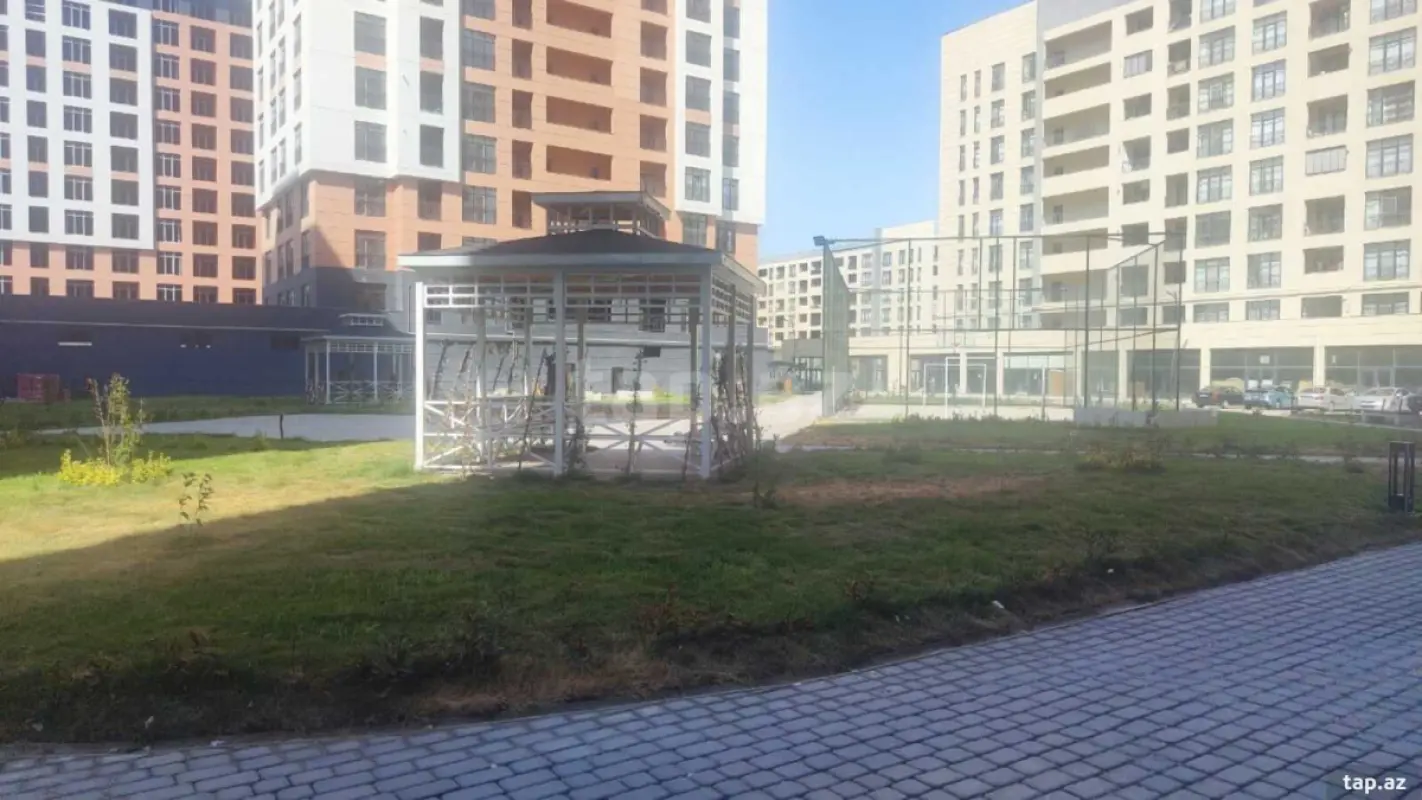 Satılır 2 otaqlı yeni tikili 76 m²