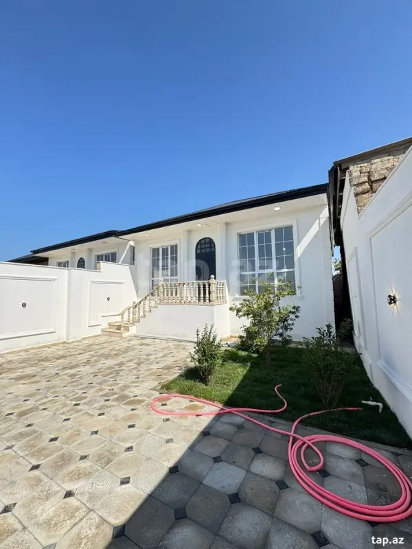Satılır 4 otaqlı həyət evi 100 m²