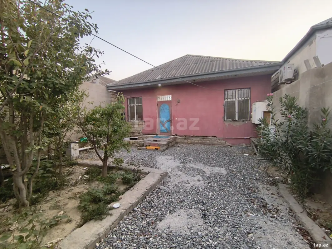 Satılır 3 otaqlı həyət evi 200 m²