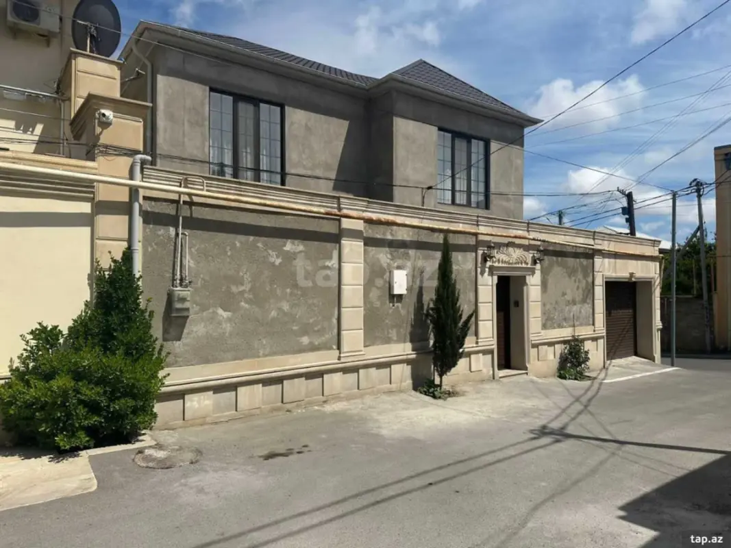 Satılır 5 otaqlı həyət evi 200 m²