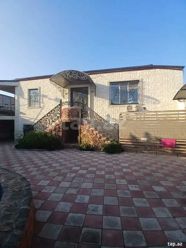 Satılır 6 otaqlı həyət evi 100 m²