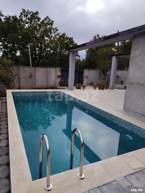 Kirayə verilir 3 otaqlı həyət evi 200 m²