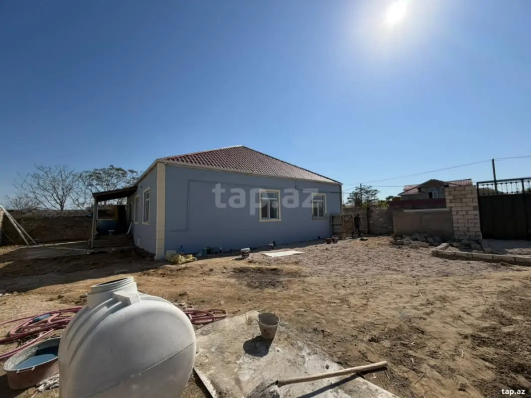 Satılır 5 otaqlı həyət evi 148 m²