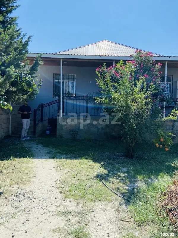 Satılır 4 otaqlı həyət evi 120 m²