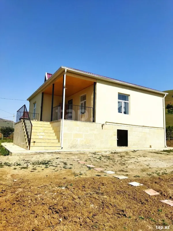 Satılır 2 otaqlı həyət evi 90 m²