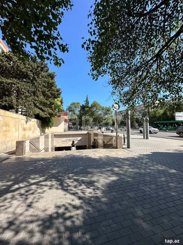 Satılır 4 otaqlı mənzil 110 m²