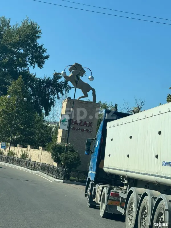 Kirayə verilir 2 otaqlı mənzil 80 m²