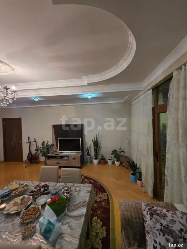 Satılır 3 otaqlı mənzil 105 m²