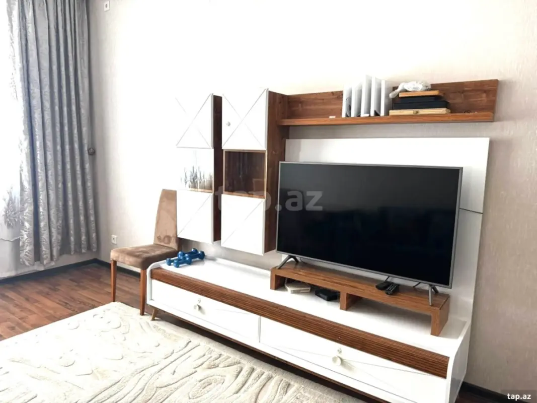 Kirayə verilir 3 otaqlı yeni tikili 85 m²
