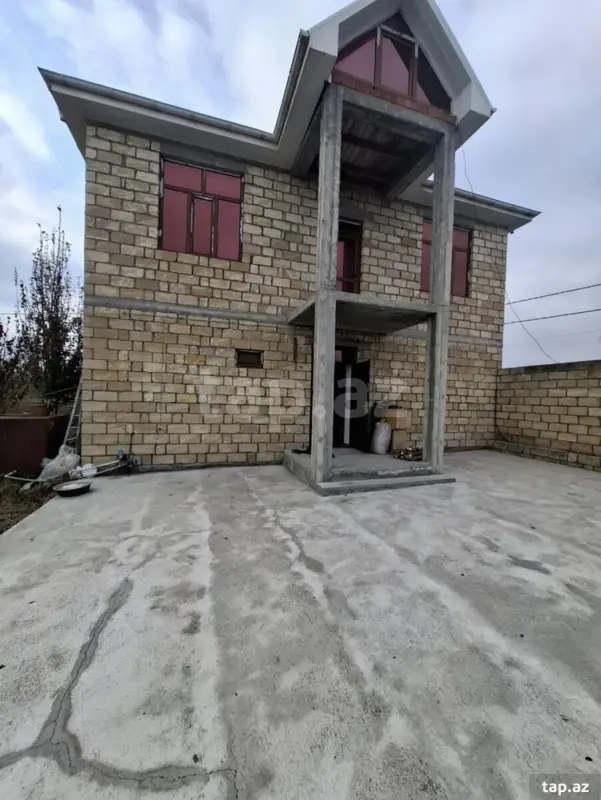 Satılır 5 otaqlı həyət evi 130 m²