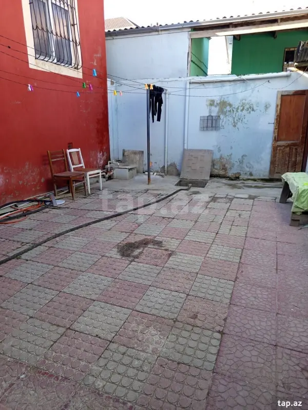 Satılır 4 otaqlı həyət evi 132 m²