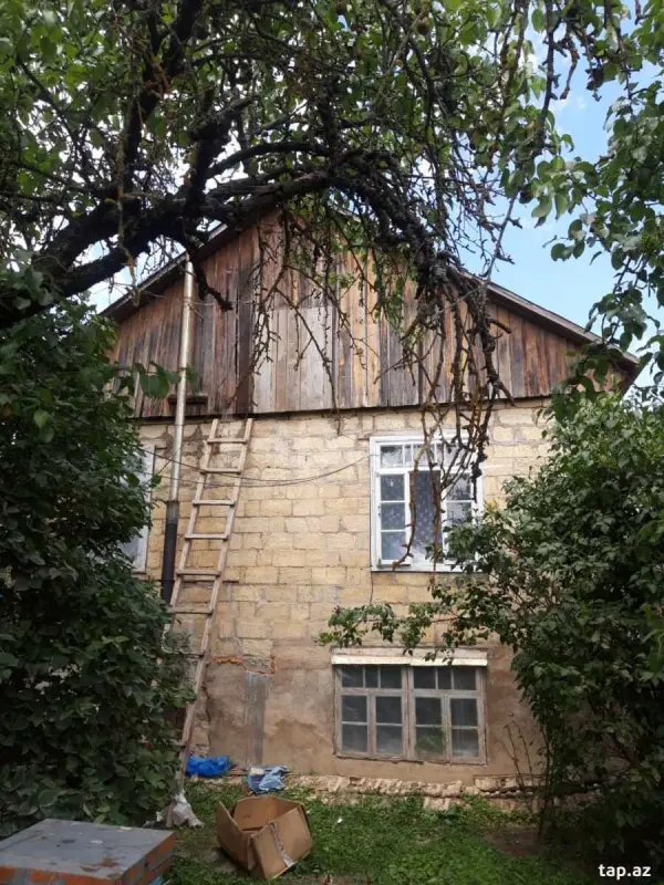 Satılır 4 otaqlı həyət evi 42 m²