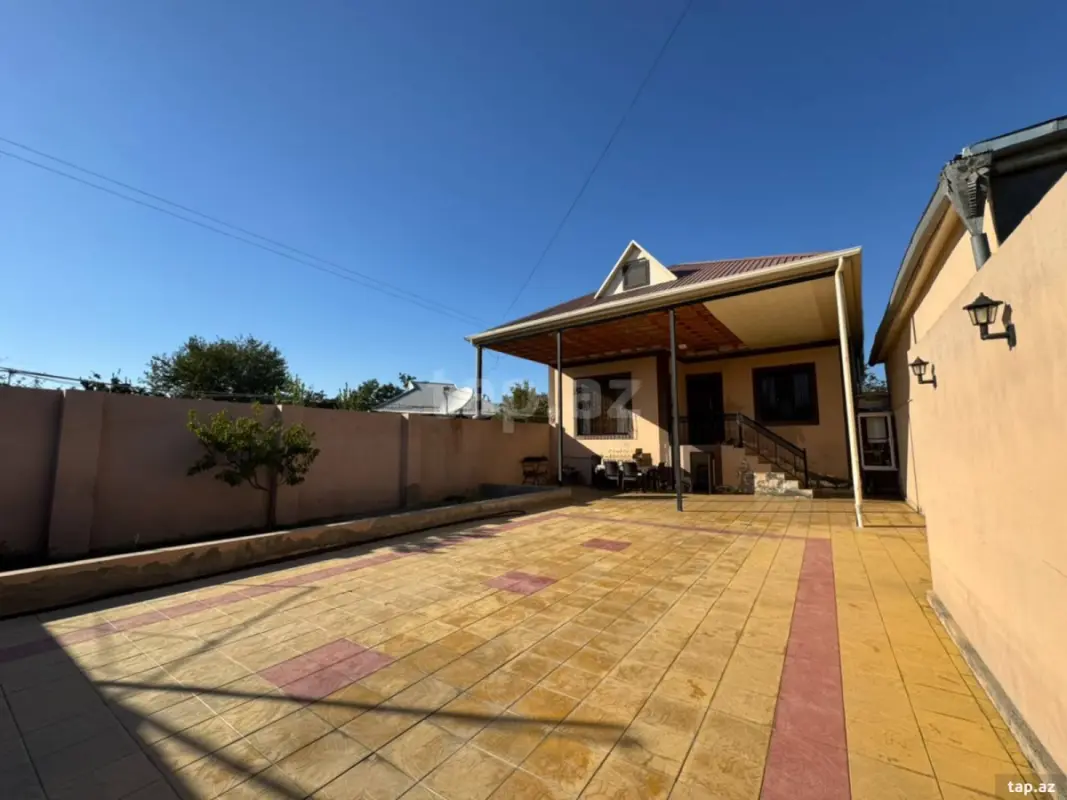 Satılır 4 otaqlı həyət evi 130 m²