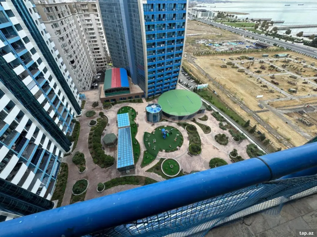 Kirayə verilir 3 otaqlı yeni tikili 250 m²