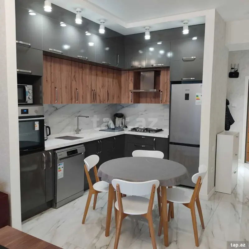 Kirayə verilir 2 otaqlı yeni tikili 70 m²