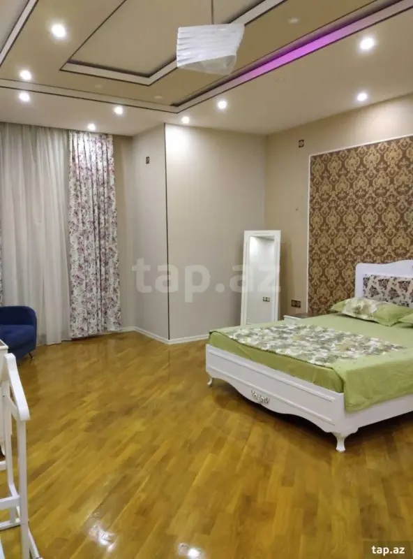 Kirayə verilir 3 otaqlı yeni tikili 130 m²