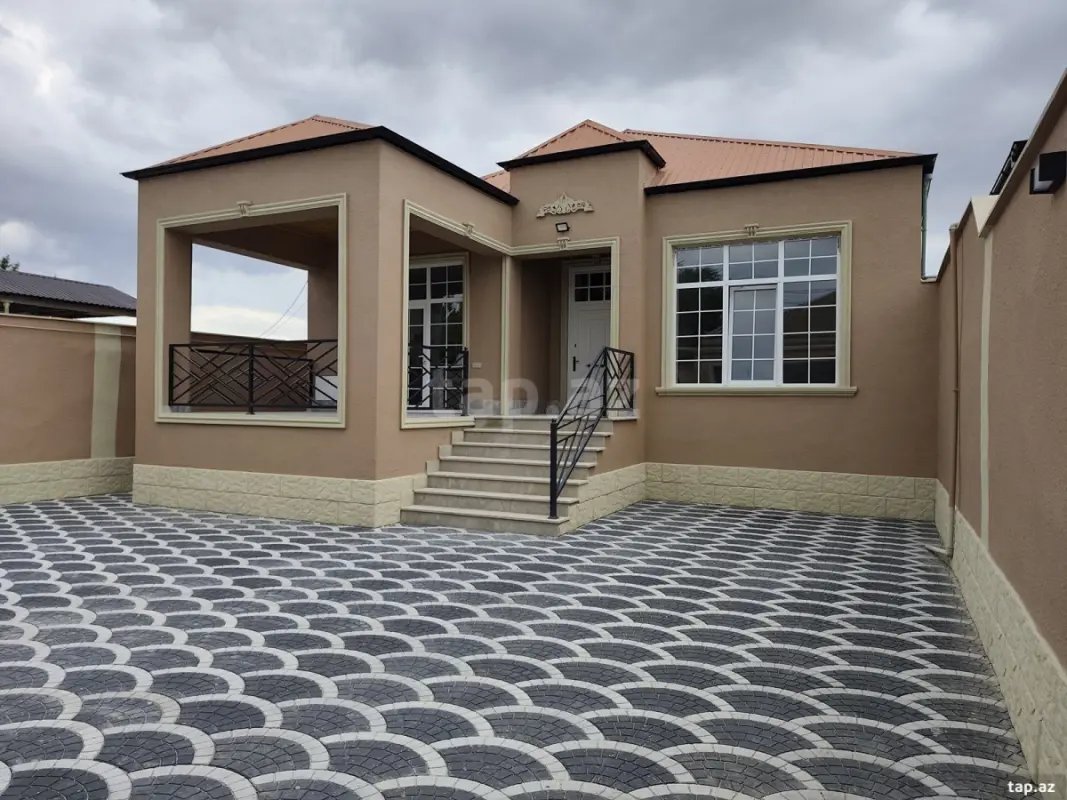 Satılır 4 otaqlı həyət evi 140 m²
