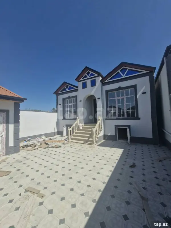 Satılır 3 otaqlı həyət evi 200 m²