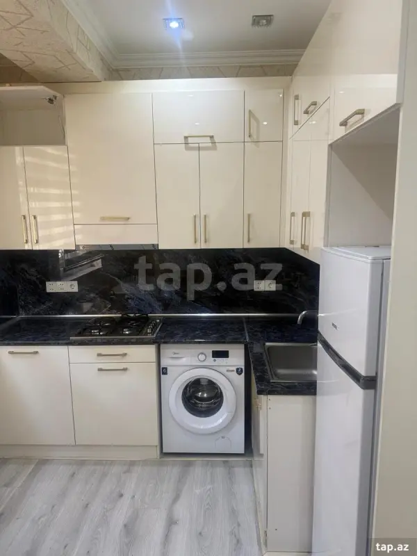 Kirayə verilir 2 otaqlı yeni tikili 65 m²