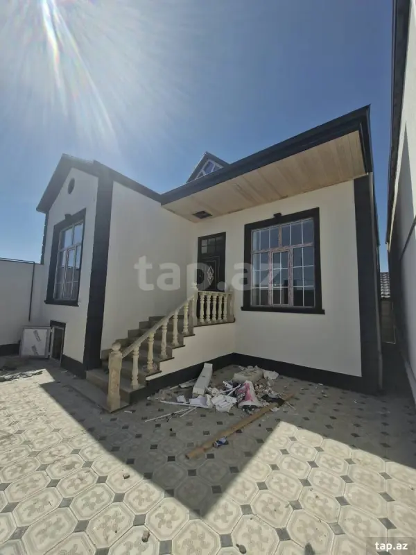 Satılır 3 otaqlı həyət evi 200 m²