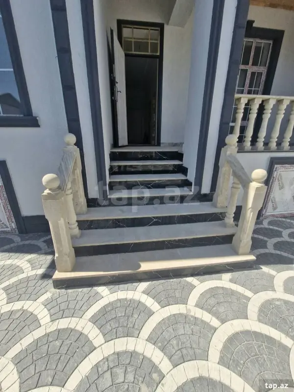 Satılır 4 otaqlı həyət evi 280 m²