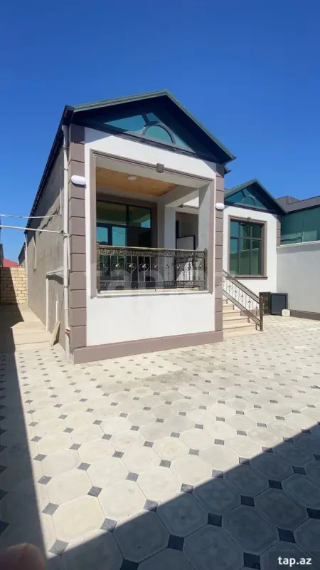 Satılır 4 otaqlı həyət evi 250 m²