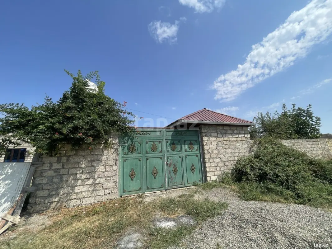 Satılır 5 otaqlı həyət evi 200 m²