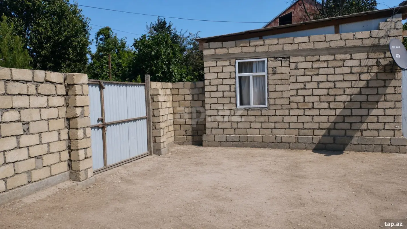 Satılır 3 otaqlı həyət evi 400 m²