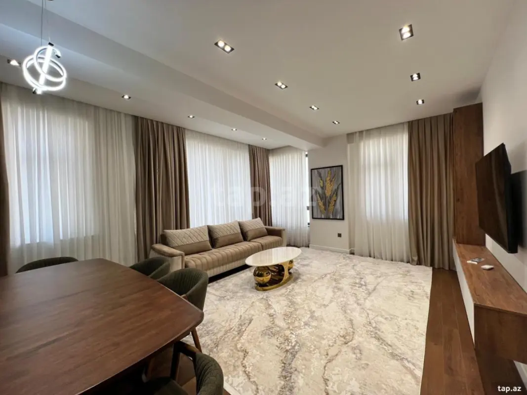 Satılır 4 otaqlı yeni tikili 175 m²