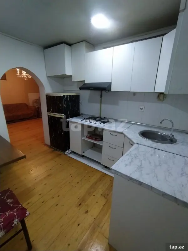 Kirayə verilir 2 otaqlı mənzil 100 m²