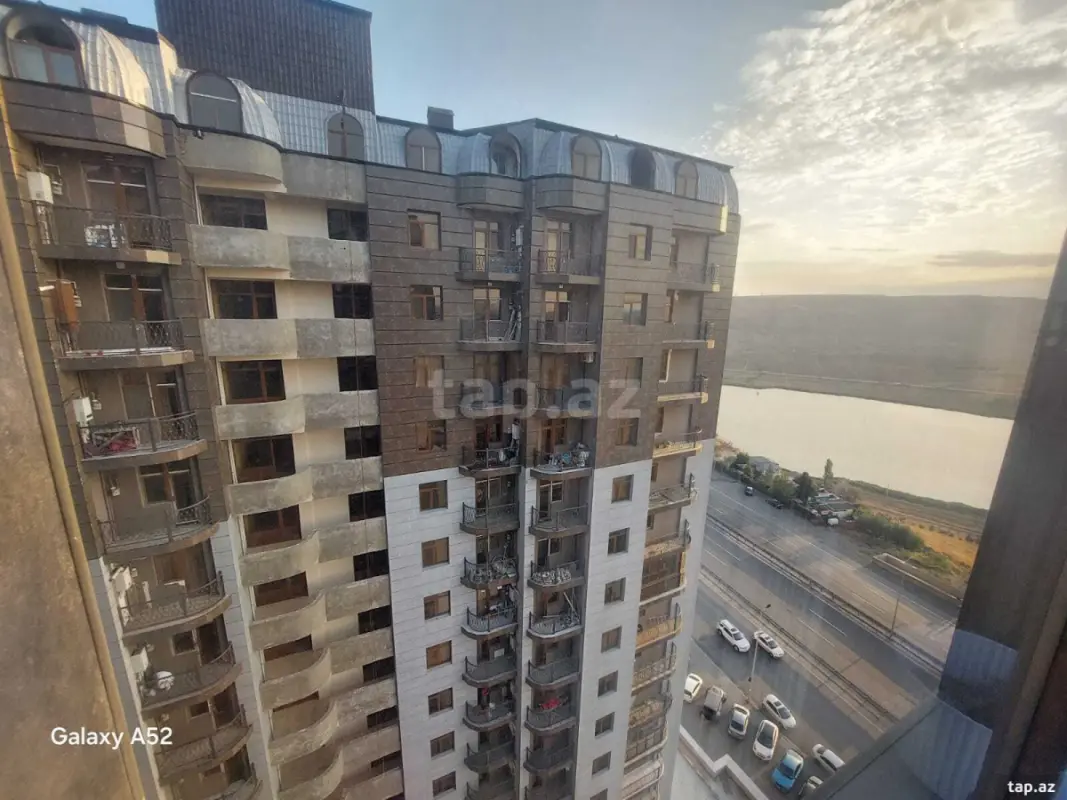 Satılır 2 otaqlı yeni tikili 60 m²