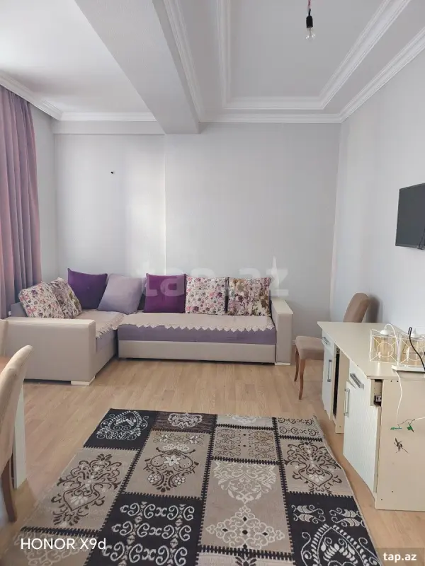 Kirayə verilir 2 otaqlı yeni tikili 80 m²