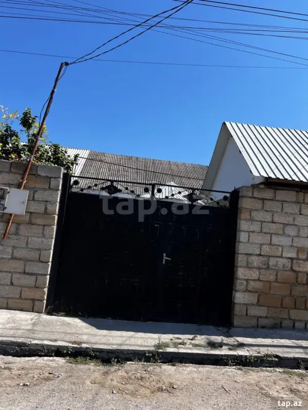 Satılır 3 otaqlı həyət evi 3 m²