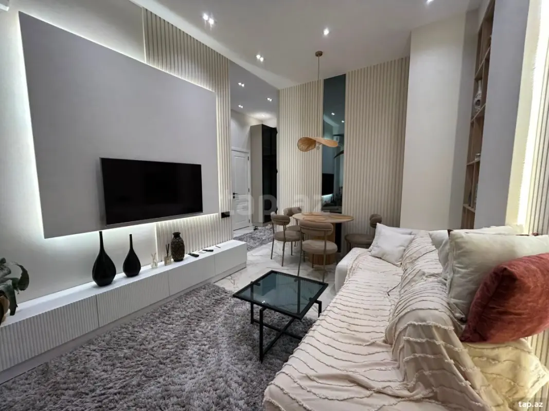 Kirayə verilir 2 otaqlı yeni tikili 60 m²