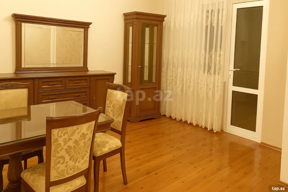 Kirayə verilir 5 otaqlı mənzil 120 m²
