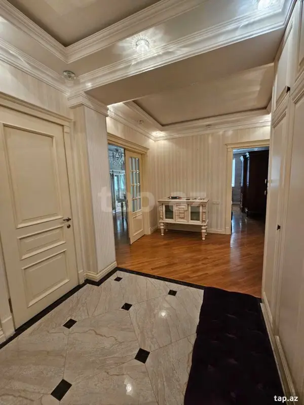 Satılır 3 otaqlı yeni tikili 110 m²