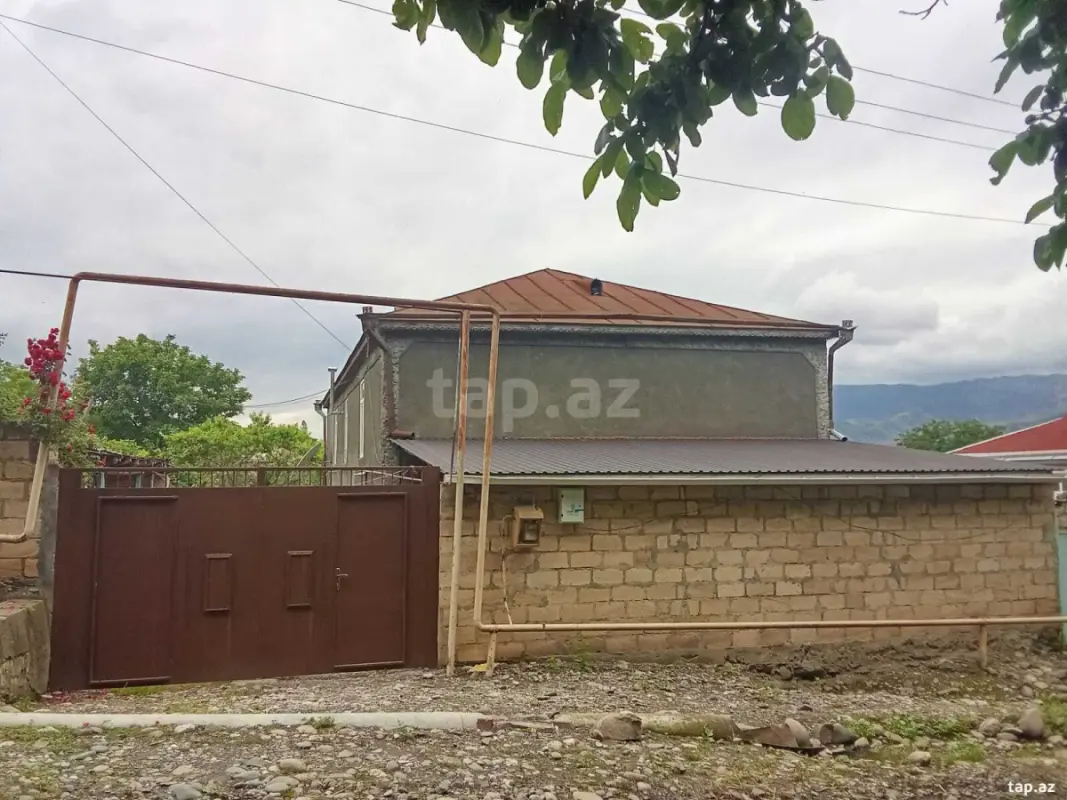 Satılır 4 otaqlı həyət evi 190 m²