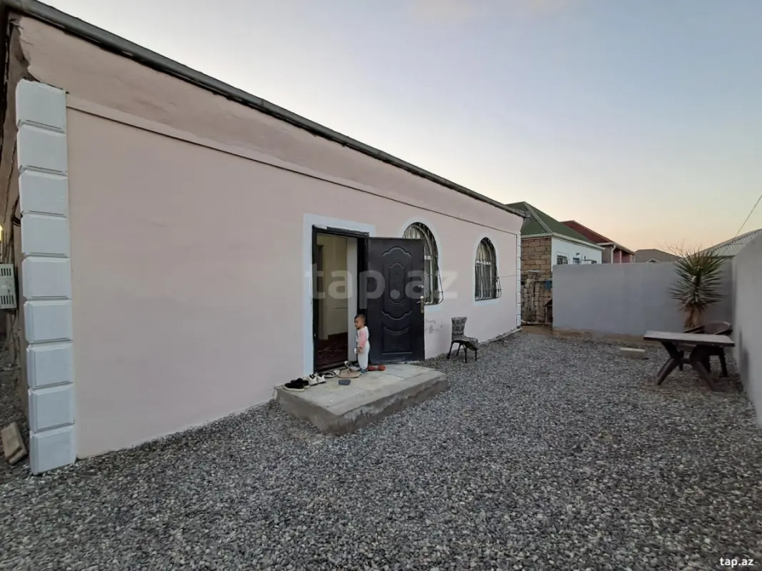 Satılır 4 otaqlı həyət evi 200 m²
