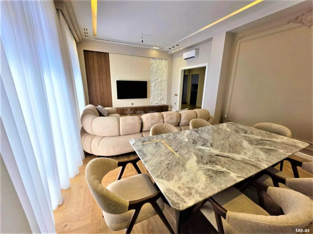 Kirayə verilir 3 otaqlı yeni tikili 120 m²
