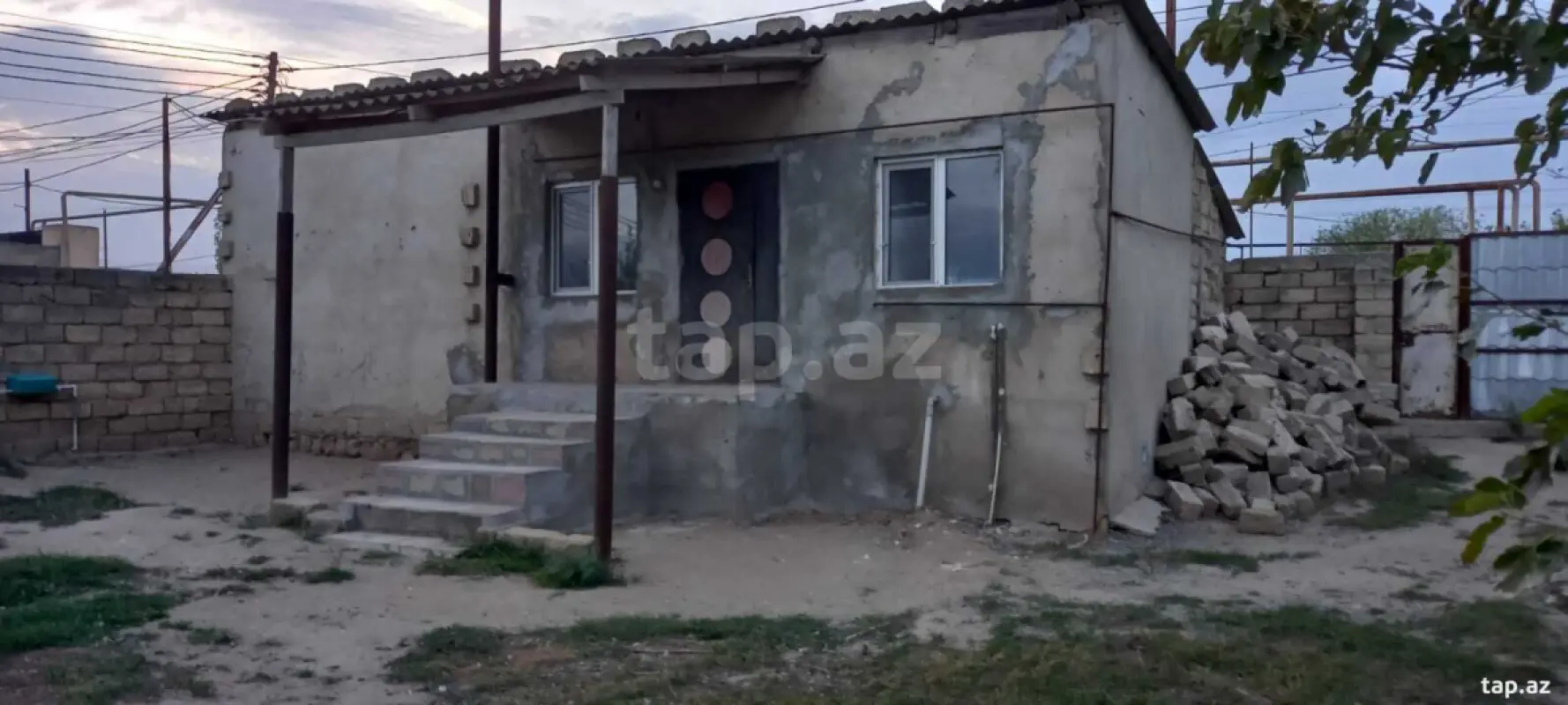 Satılır 1 otaqlı həyət evi 42 m²